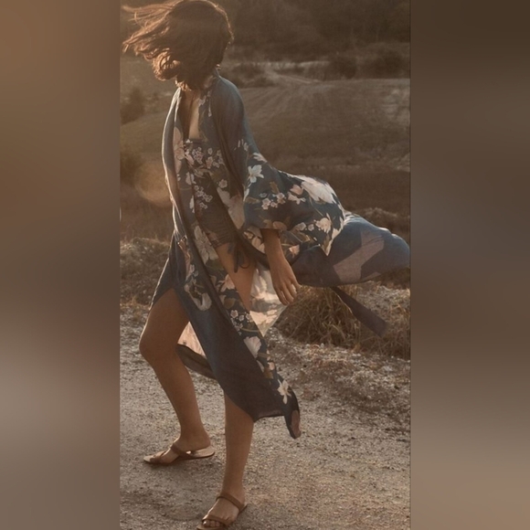 🌸nwot🌸 Vintage Inspired Boho Gypsy Floral Peacock Waterfall Spell Kimo - Picture 4 of 17